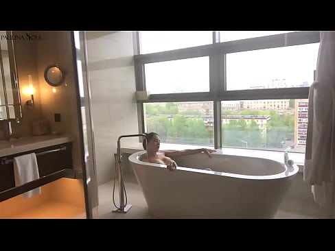 ❤️ Tremendous nwa ọhụrụ mmasị jerking anya ọtụ ya n'ime ụlọ ịwụ ahụ ☑ Mmekọahụ ❌️